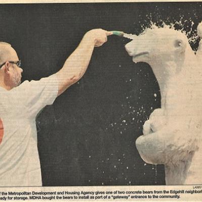 Tennessean photo from 2003 when the bears were being cleaned