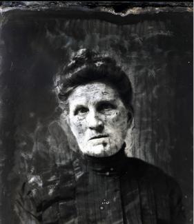 Unknown creepy female from the Hicks-Green Glass Plate Negative Collection